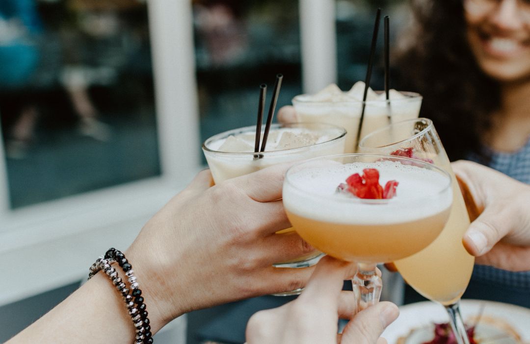 kelly-sikkema-AgJdd_HgFPw-unsplash Cocktails Barcelona